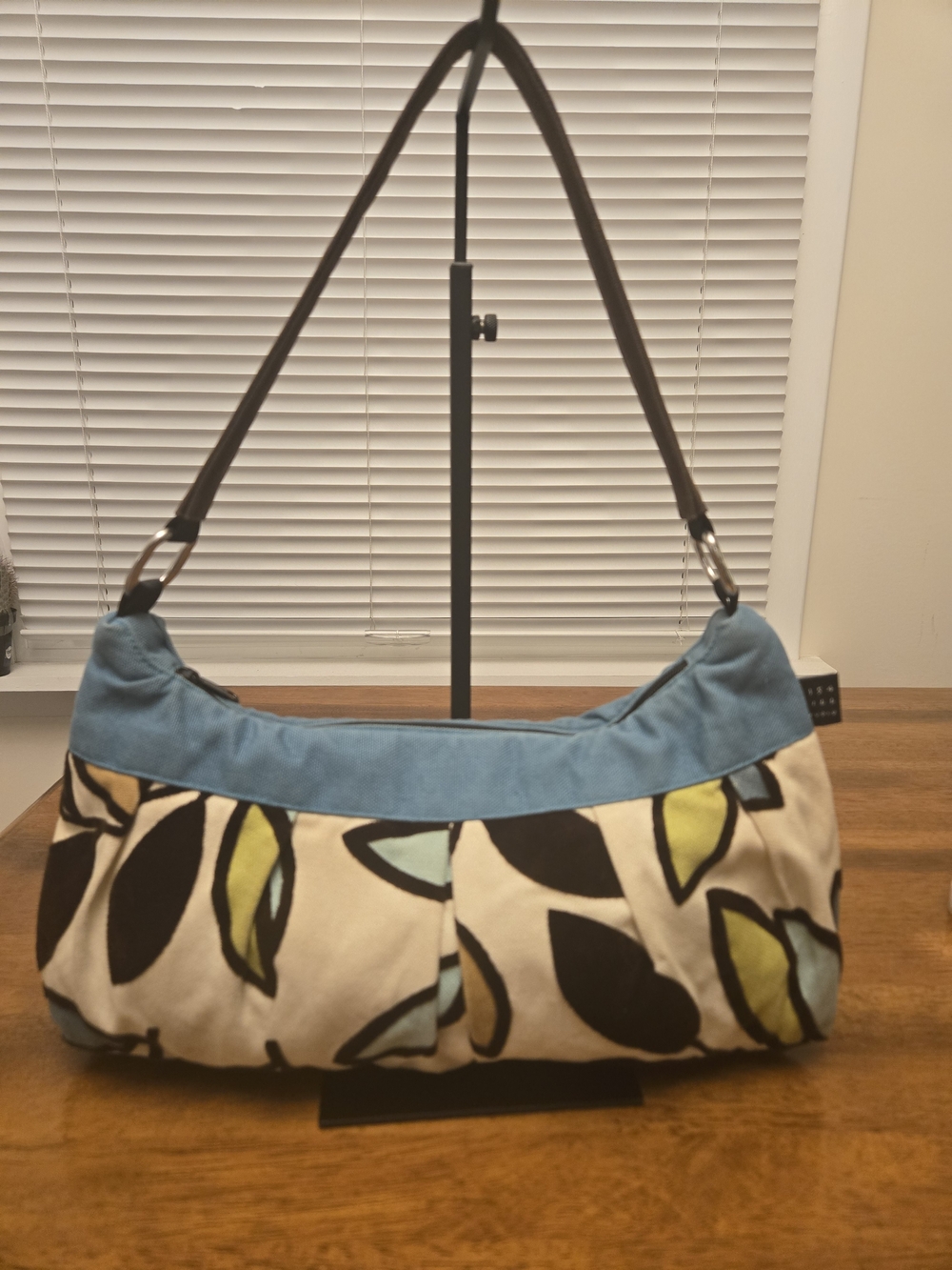 1154 Lill Studio Blue Trim Cream Shoulder Bag with Leaf Print